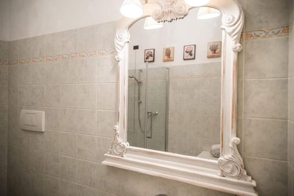 ורונה Piazza Erbe Luxury Apartment מראה חיצוני תמונה